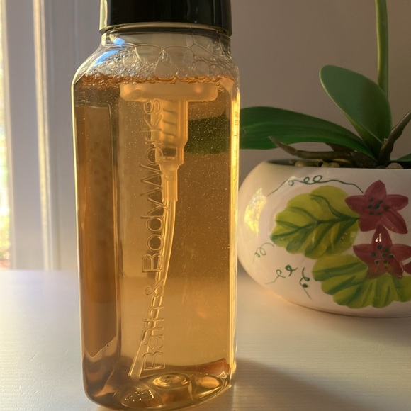 Bath & Body Works INTO THE NIGHT Foaming Hand Soap & Room Spray 2 -Pc Set NWT - Picture 8 of 10